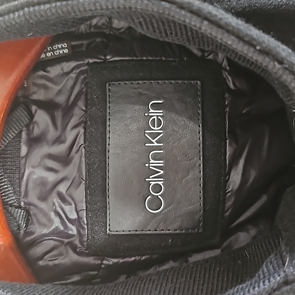 Calvin Klein Jacket. - Picture 2 of 8